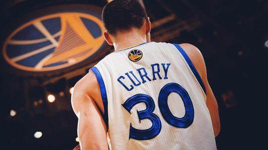 开云中国-库里突发身体不适缺席今日比赛 勇士已然伤不起!